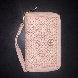 Tory Burch ‘Bryant Quilted Wristlet’